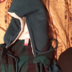 Same kind of hoodie/long sleeve as the pink